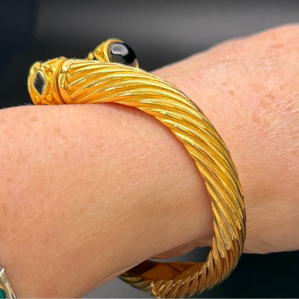 Vintage Joan Rivers 1990’s Hinged Bypass Gold Bracelet with Changeable Tips. - Picture 11 of 15